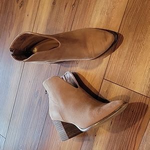 Report ankle boots